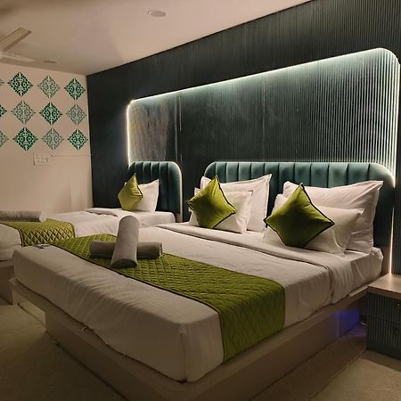 Hotel Lake View Airport Zone Haiderabad Buitenkant foto