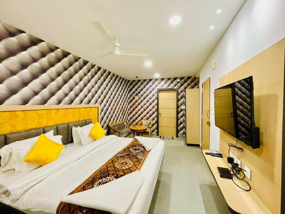 Hotel Lake View Airport Zone Haiderabad Buitenkant foto