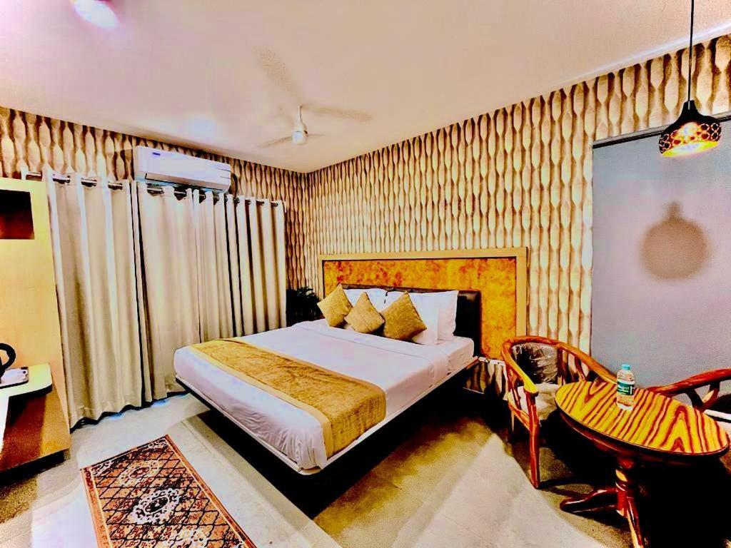 Hotel Lake View Airport Zone Haiderabad Buitenkant foto