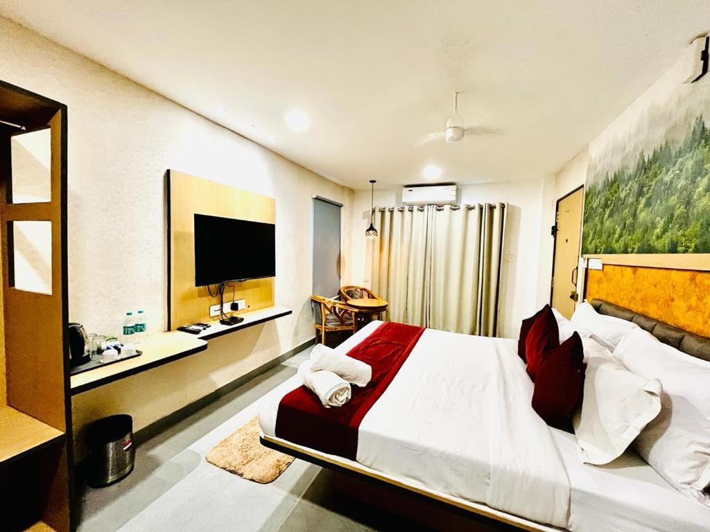 Hotel Lake View Airport Zone Haiderabad Buitenkant foto