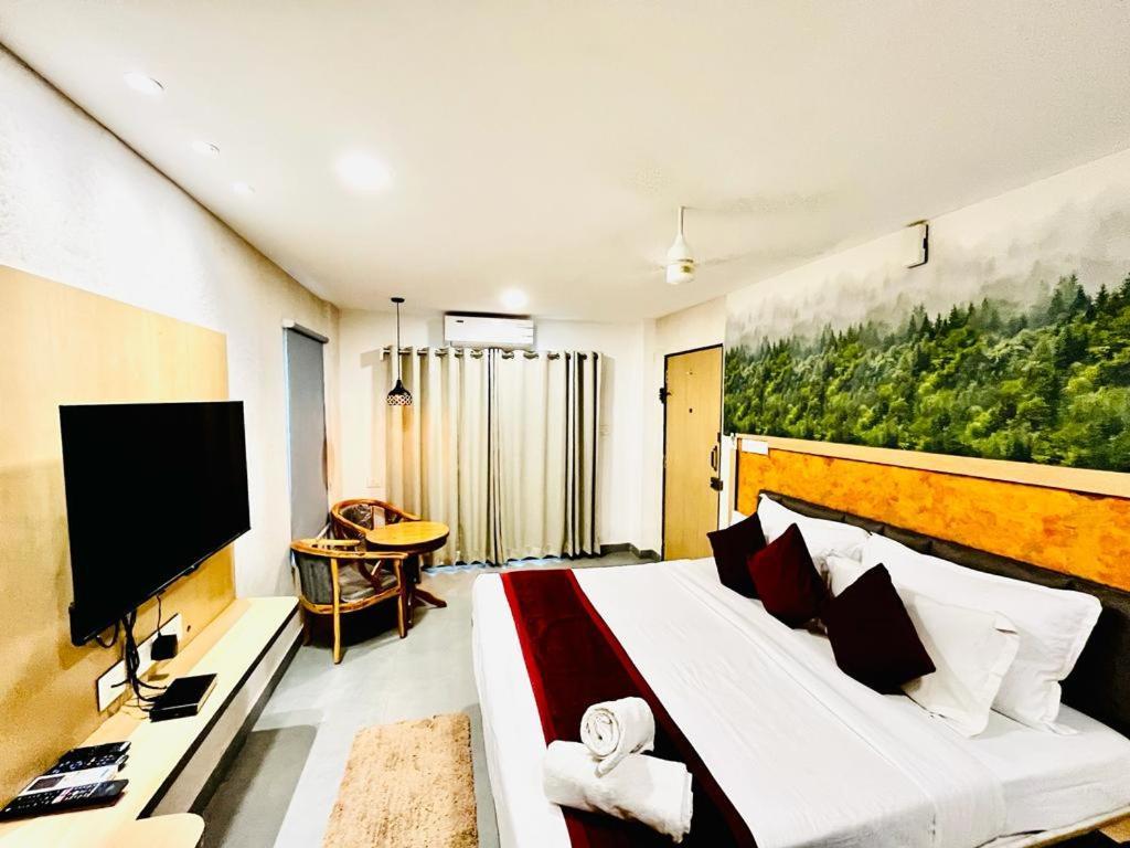 Hotel Lake View Airport Zone Haiderabad Buitenkant foto
