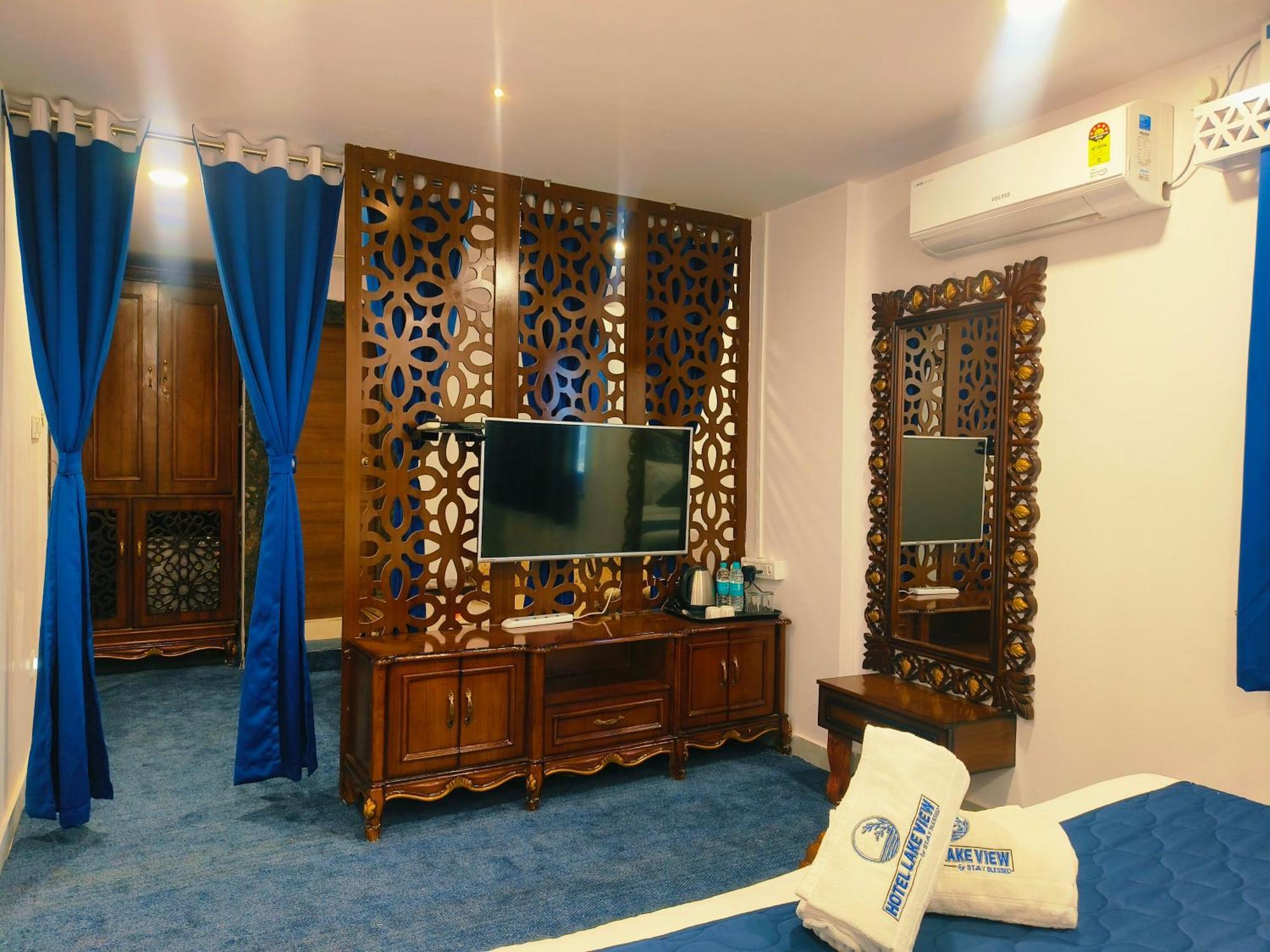Hotel Lake View Airport Zone Haiderabad Buitenkant foto